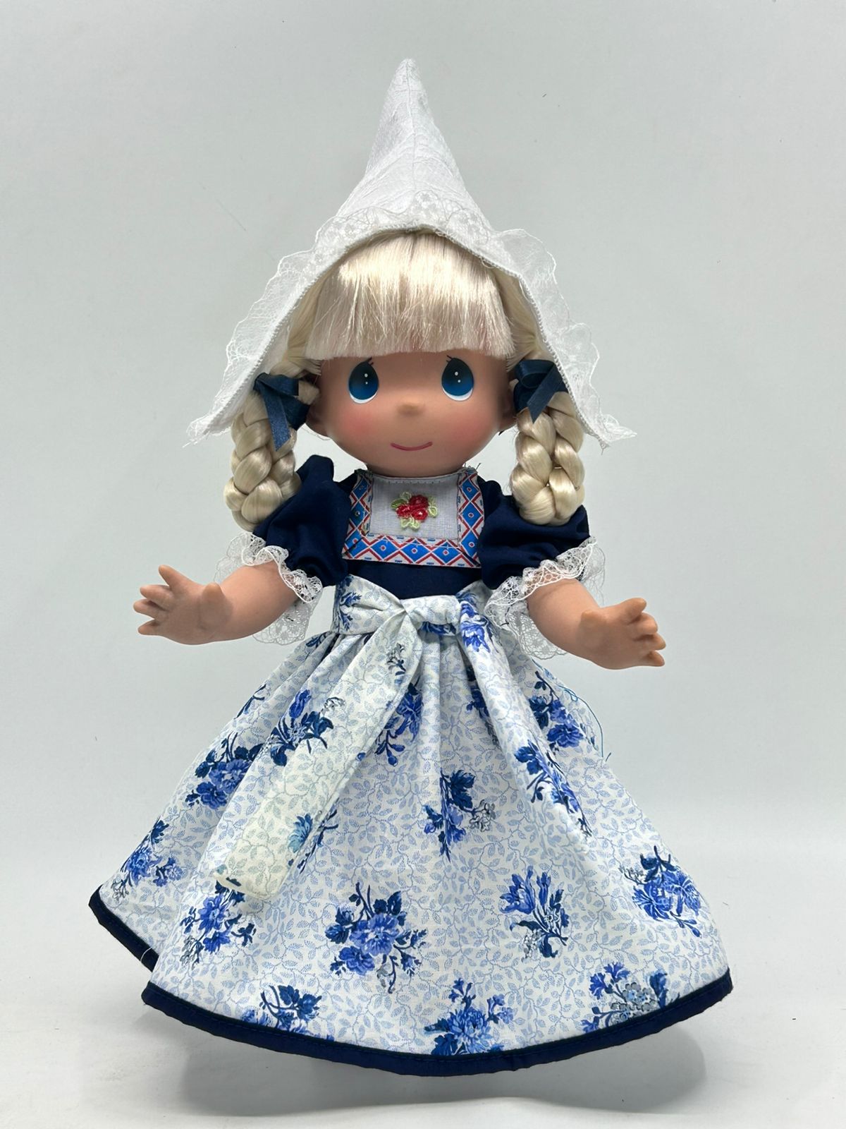 Holland - Dolls of the World, 12-inch doll