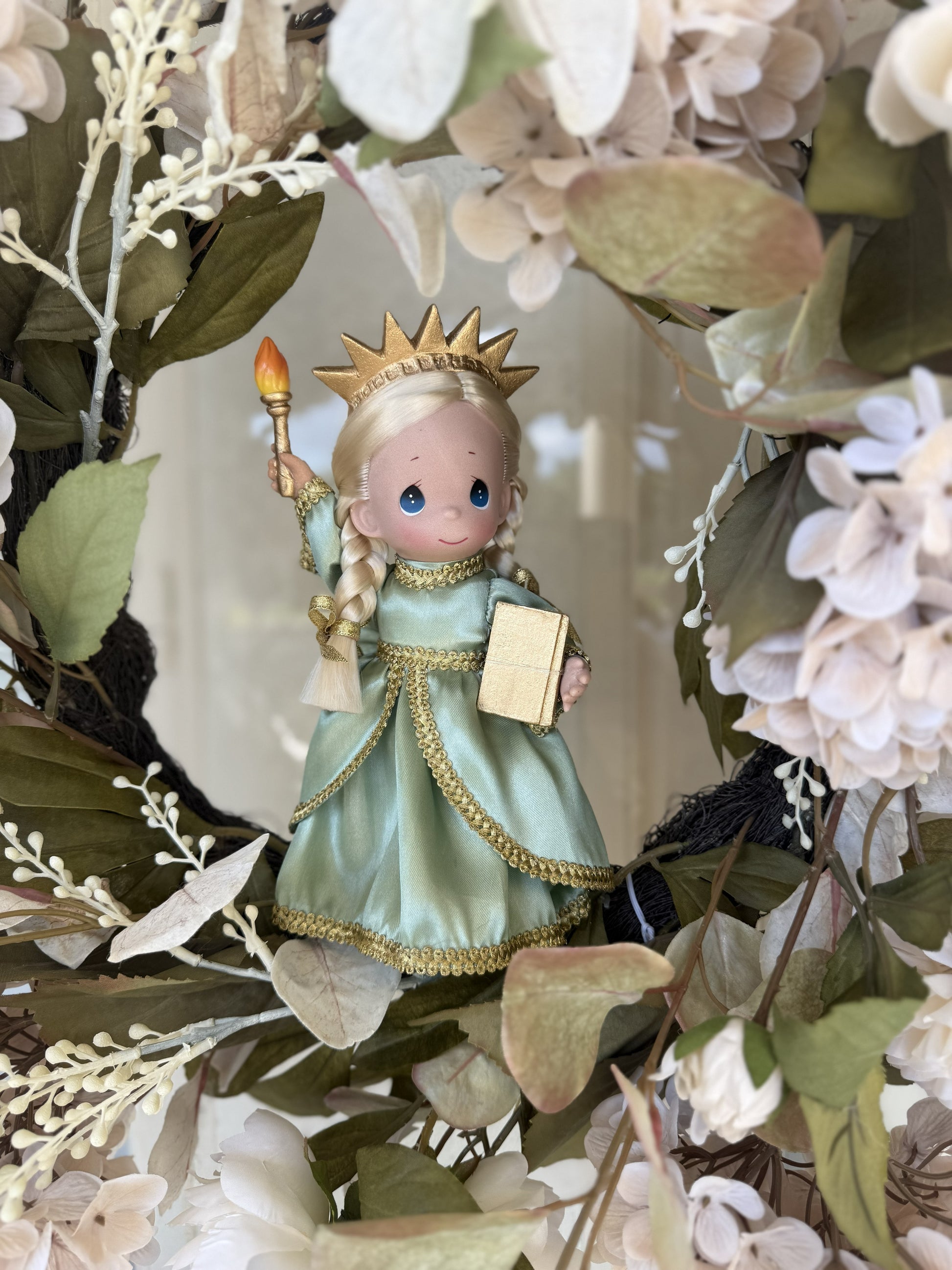 250th USA Birthday - 9" Statue of Liberty - Celebration