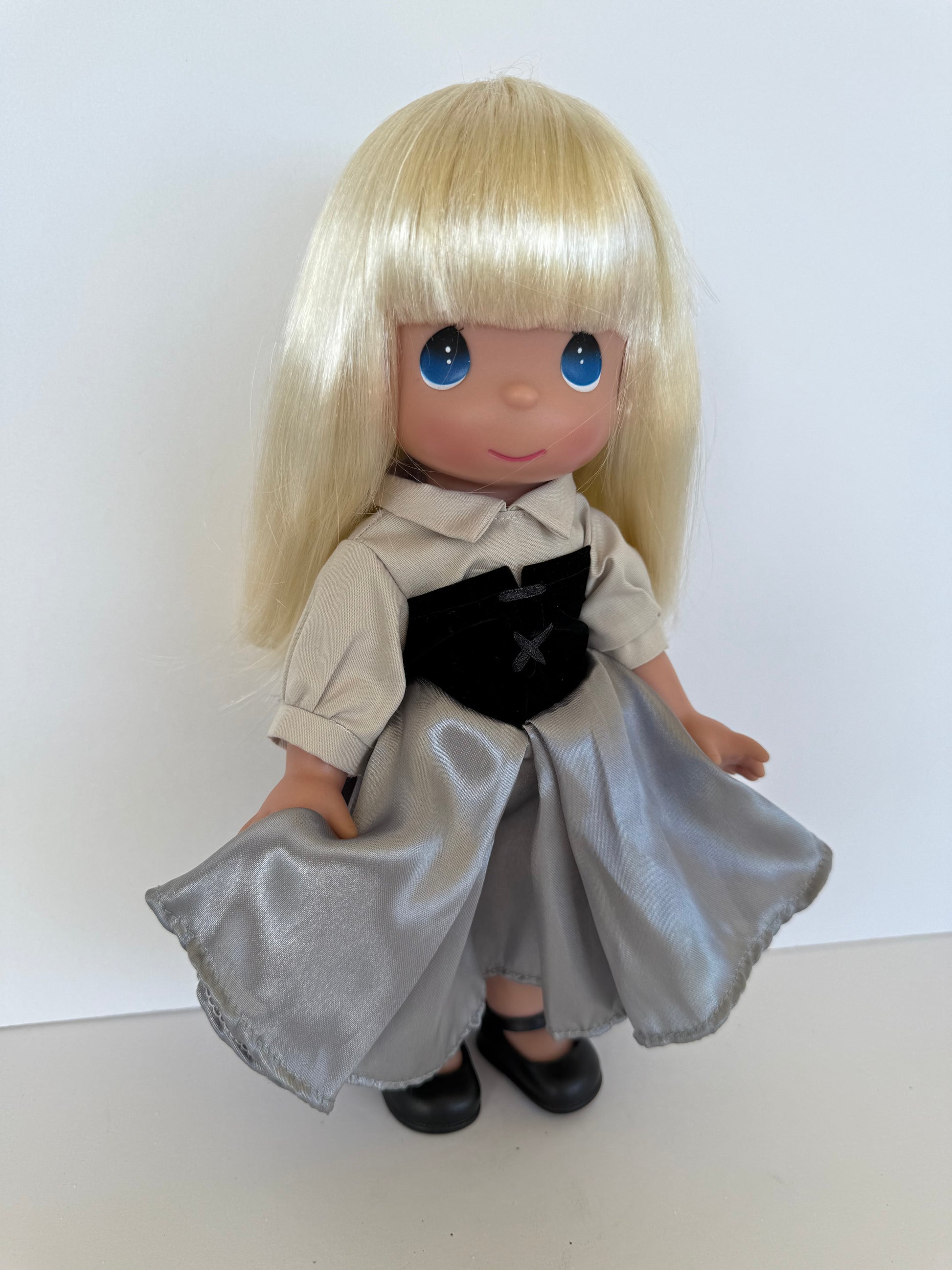 Sleeping Beauty Peasant- 12” Doll SIGNED BY LINDA RICK Free Doll Stand