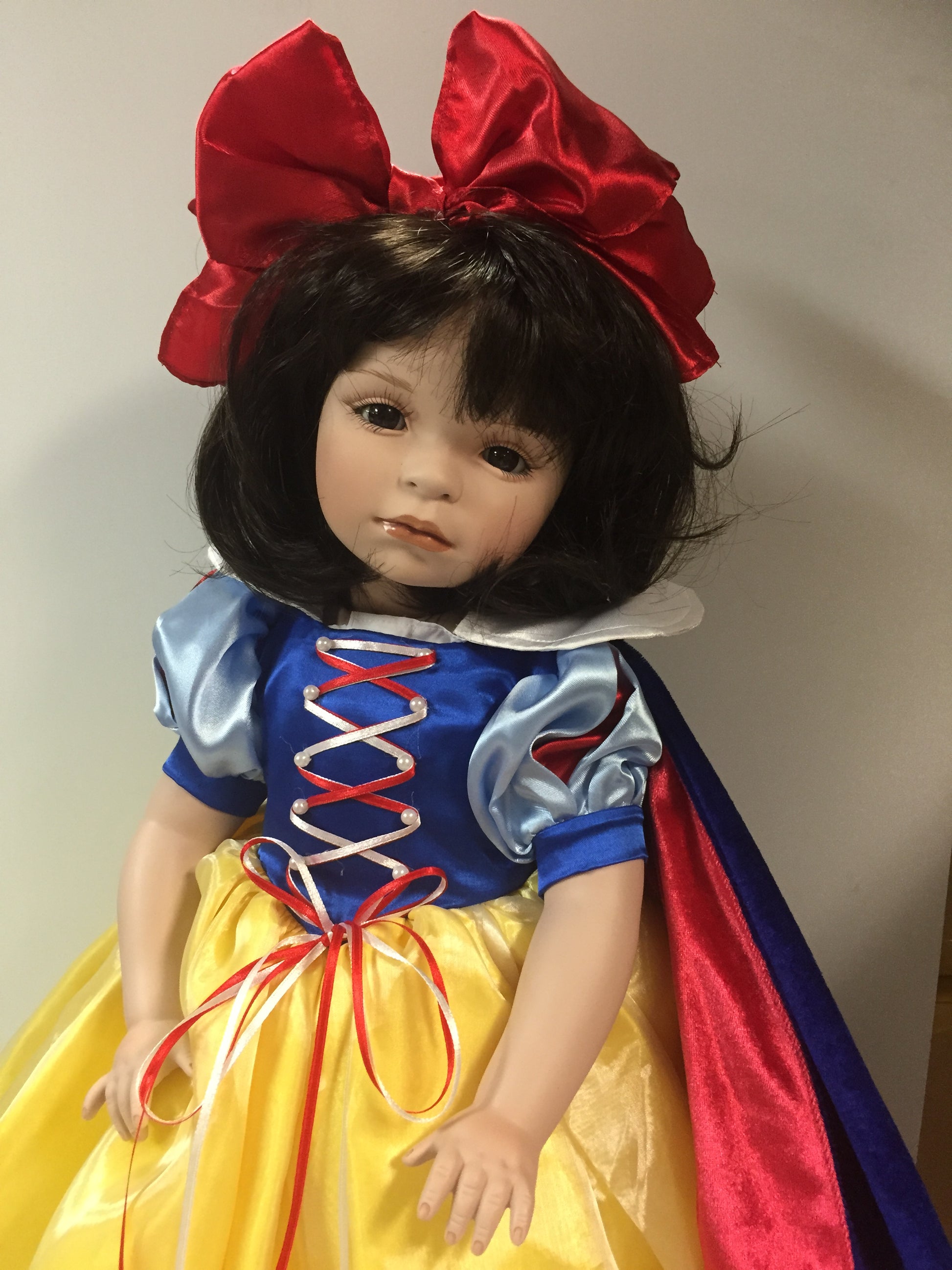 Snow White in Porcelain Princesses